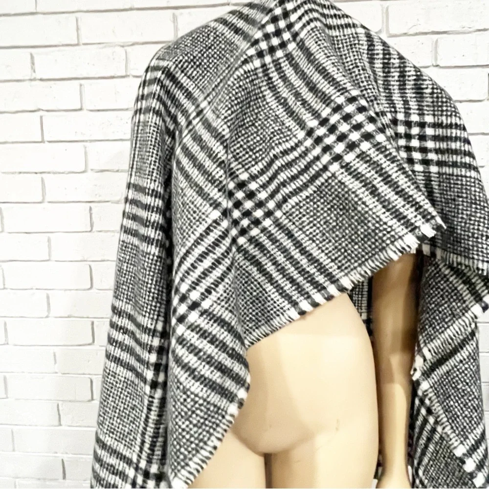 Old Navy Academia Black and White‎ Checkered Scarf